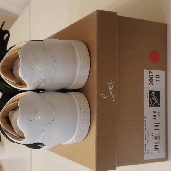 Sneakers - Picture 5 of 6